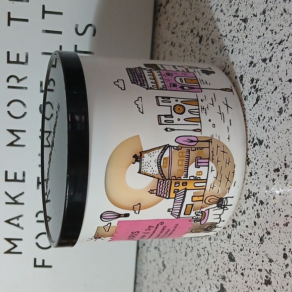 Paris Rose Water & Ivy Candle | Bath & Body Works - Picture 4 of 8